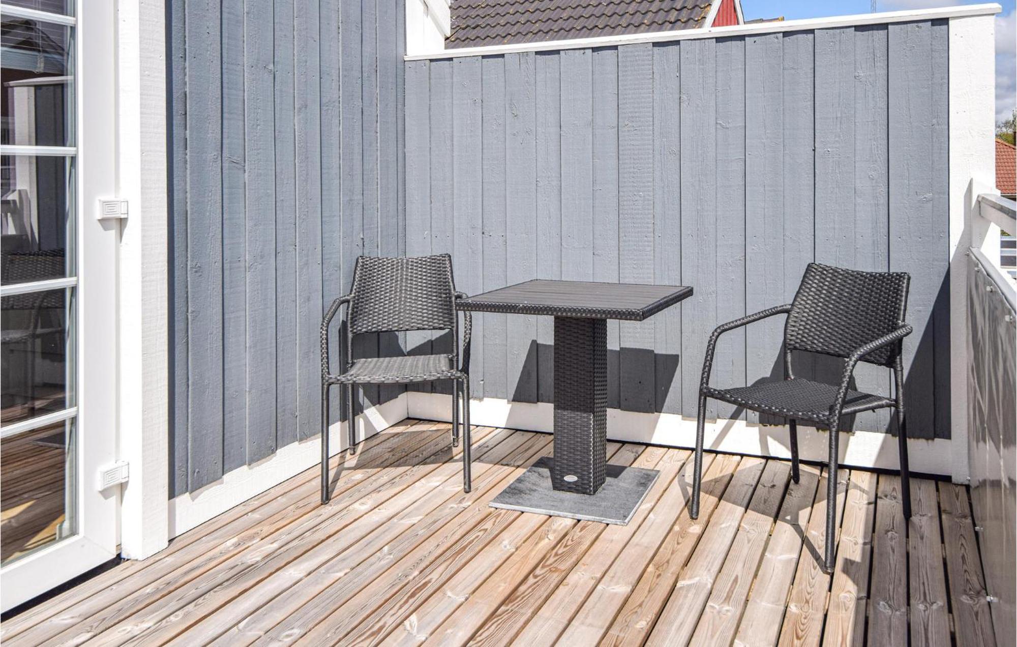 Stunning Home In Blavand With Wifi Exterior photo